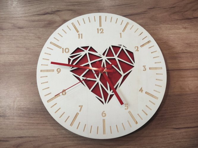 Hodiny se srdíčkem