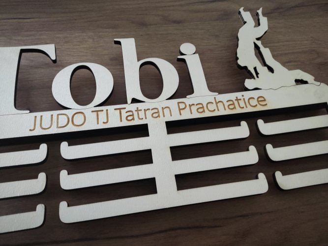 Věšák na medaile - vlastní návrh