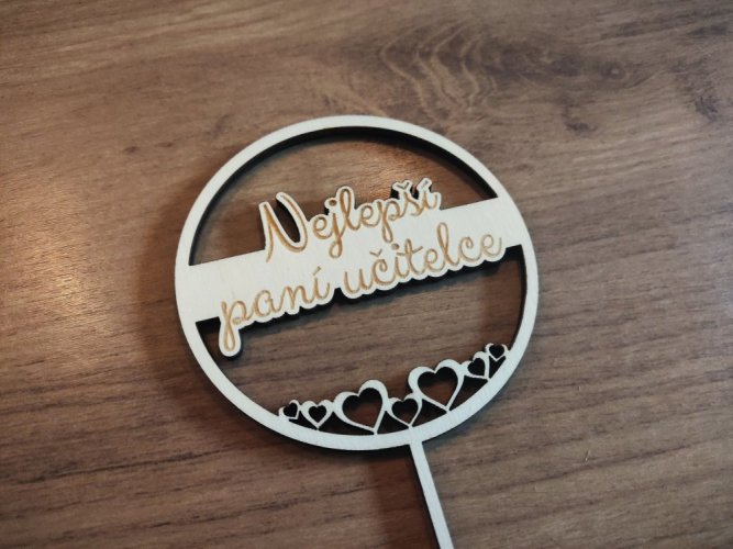 Zápich na dort pro paní učitelku se srdíčky