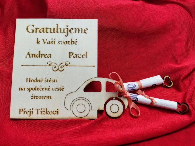 Dřevěné svatební přání s autíčkem