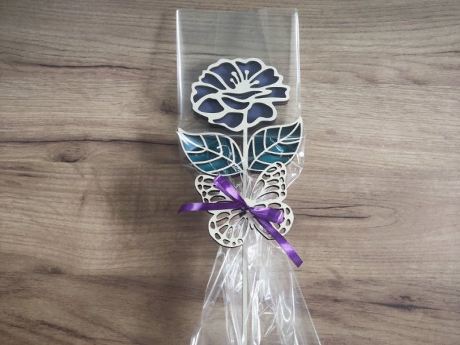 Dřevěná květina barevná