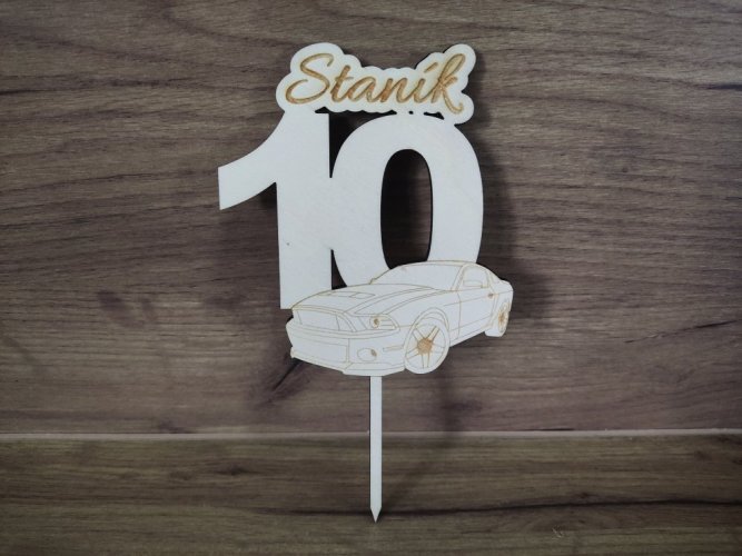 Zápich na dort s autem a jménem