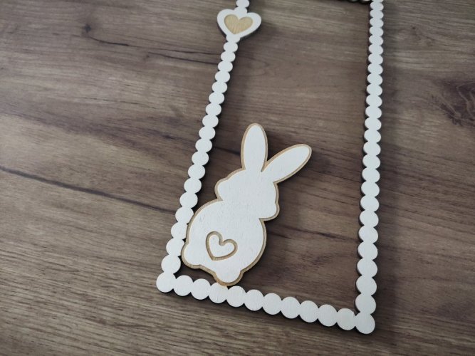 Dřevěný rámeček se zajíčkem