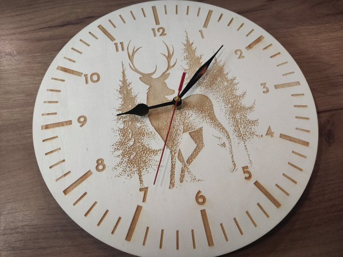 Hodiny s jelenem