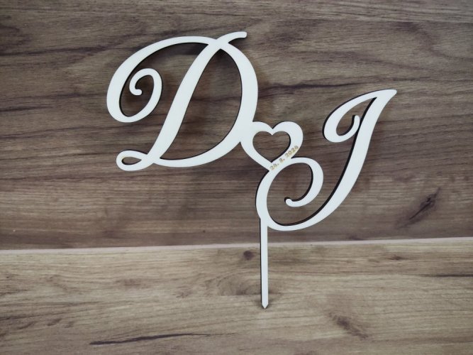 Zápich na dort s iniciály a datumem