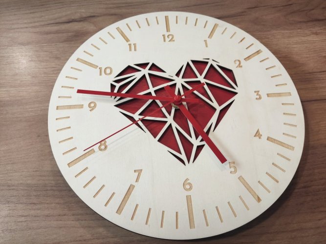 Hodiny se srdíčkem