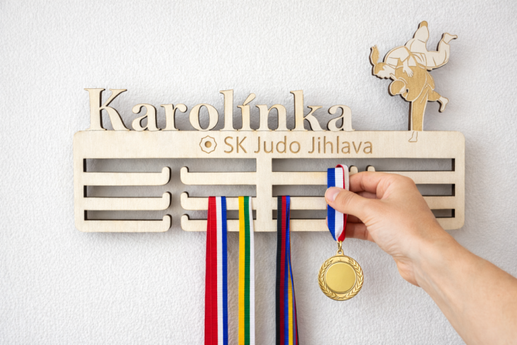 Věšák na medaile ženské judo