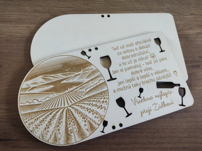 Dřevěné přání k narozeninám pro milovníky vína