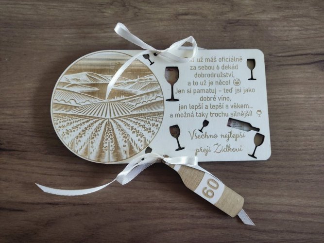 Dřevěné přání k narozeninám pro milovníky vína