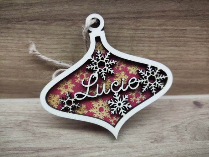 Vánoční ozdoba se jménem Nora