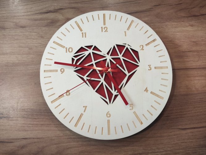 Hodiny se srdíčkem