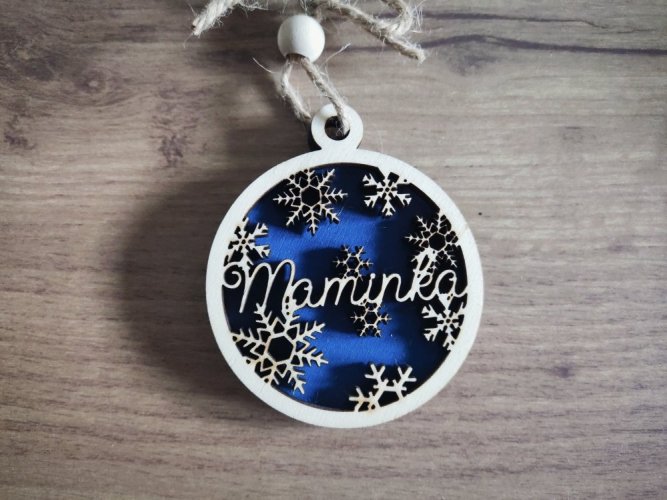 Vánoční ozdoba se jménem Laura