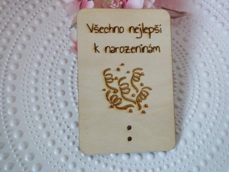 Přání k narozeninám s konfetami