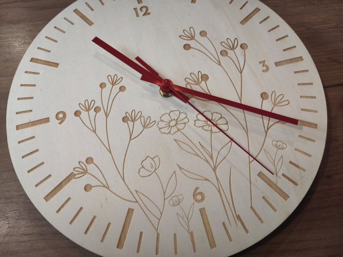 Hodiny s květy
