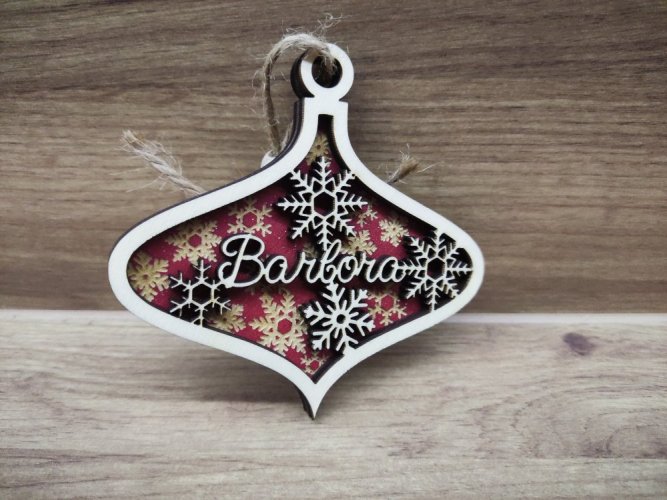 Vánoční ozdoba se jménem Nora