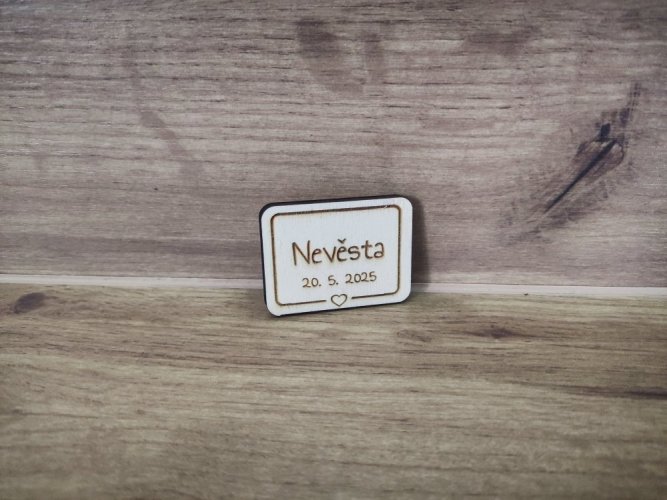 Jmenovka na stůl obdélník se srdíčkem